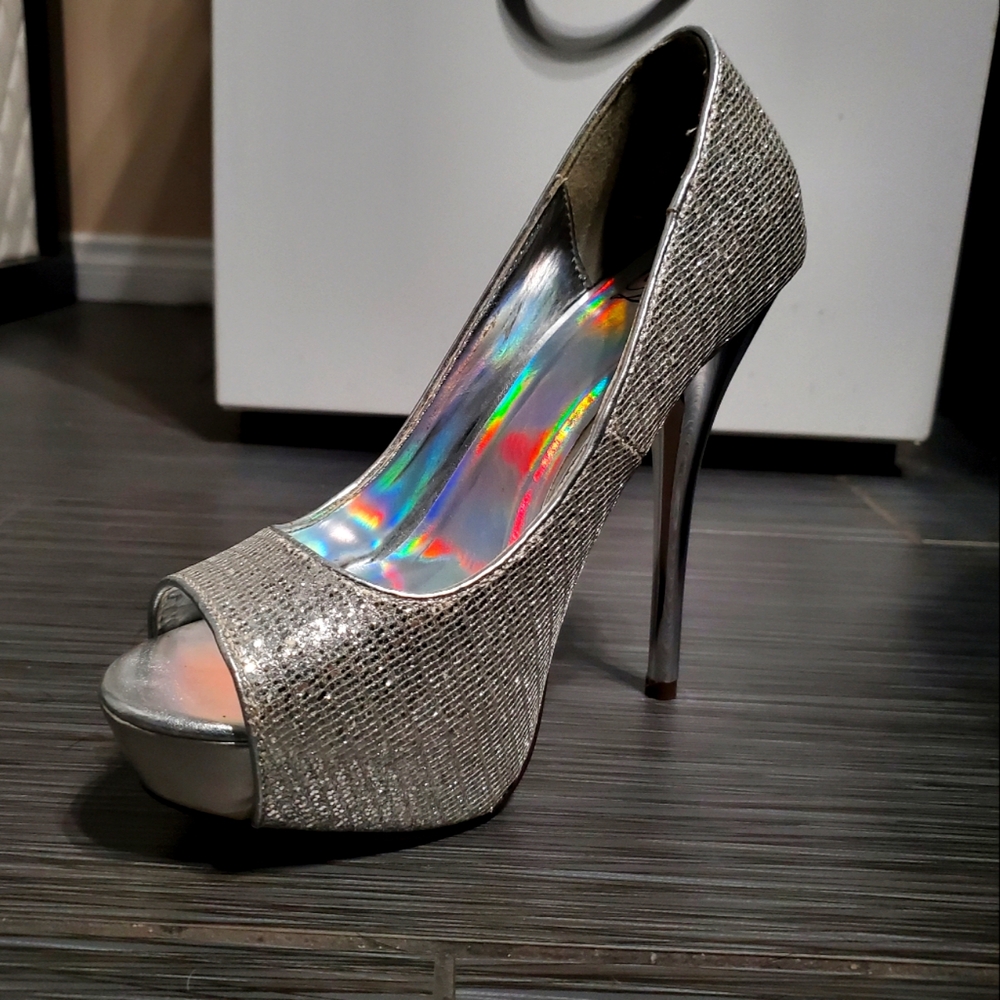 Elegant Silver Peep-Toe Heels Size 7